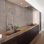 Design in cemento in una cucina in stile loft