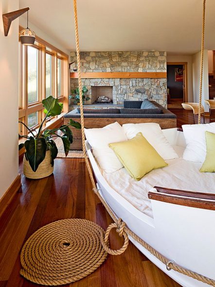 Letto a forma di nave sospeso