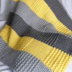 Coperta a righe fai da te lavorata a maglia
