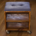 Pouf-mensola per scarpe