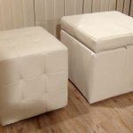 Pouf rivestiti in pelle lavorata a mano