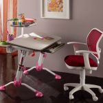 Sedia regolabile per bambini della prima elementare