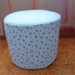 Pouf fatto in casa con bottiglie di plastica