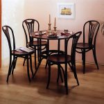 Lussuose sedie viennesi curvate all'interno