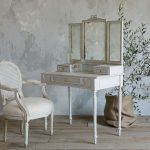 Tavolo da toeletta anticato in stile classico