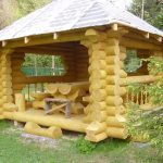 Tavolo in tronchi per gazebo