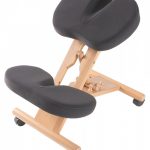 Sedia a sella con struttura in legno