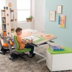 Una sedia comoda per un bambino della prima elementare
