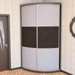 Mobile angolare con finitura in rattan