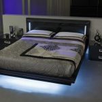 Letto a podio con illuminazione sottostante