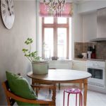 Tavolo rotondo sicuro per cucine di forma irregolare