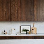 Cucina in legno in stile minimalista