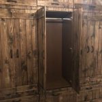 Mobiletto in legno in stile loft