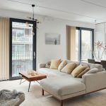 Progetto di una sala da pranzo e soggiorno combinati in stile minimalista