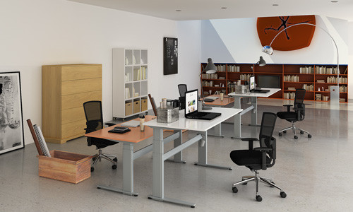 Scrivania ergonomica per lavorare in piedi e seduti