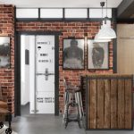 Interno del soggiorno in stile loft con mobili fatti a mano