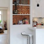 Bellissimi scaffali per l'arredamento della cucina
