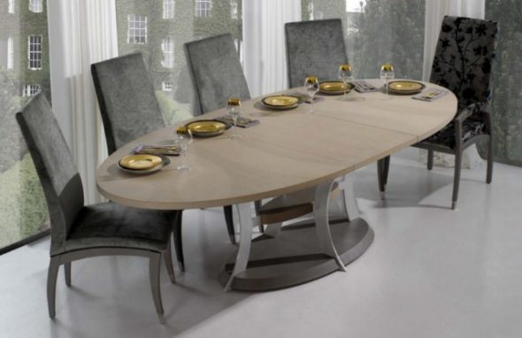 Tavolo bello ed elegante
