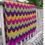 Bellissima coperta all'uncinetto con motivo a zigzag