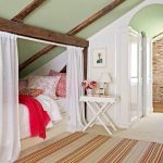 La soffitta è un luogo dove spesso viene ricavato un letto in una nicchia
