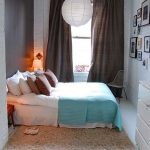 Mobili per una piccola camera da letto stretta