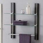 I mobili in metallo sono perfetti per creare un interno da bagno high-tech o minimalista