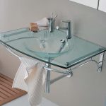 Lavandino in vetro insolito per il bagno