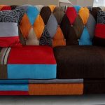 Divano patchwork dal design insolito, realizzato con le tue mani