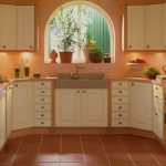 Nuove facciate per la ristrutturazione dei mobili della cucina