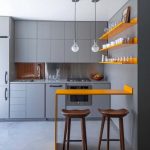 Mensole aperte per l'arredamento della cucina