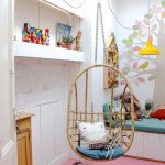 Sedia sospesa in vimini per la camera dei bambini