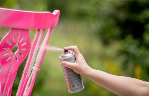 Lavorare con la vernice spray