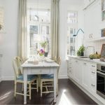 Tavolo rettangolare con cassetto in stile provenzale