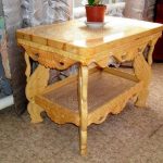 Tavolo in legno intagliato