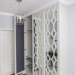 Armadio per l'ingresso in legno massello in stile classico moderno