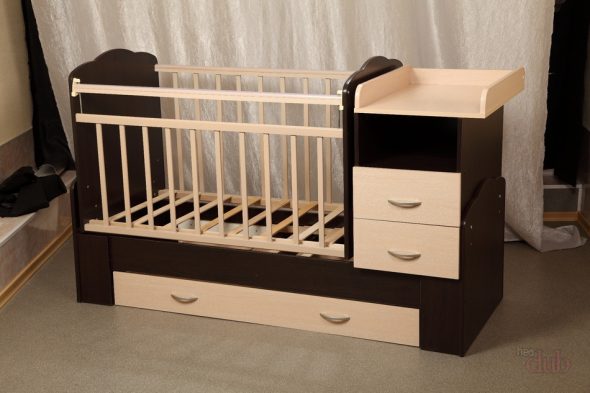 Fasciatoio-comò-letto