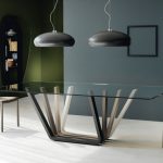 Tavolo in vetro con gambe originali