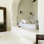 Design elegante di una nicchia per un letto