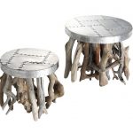 Tavolo in legno e metallo in stile industriale