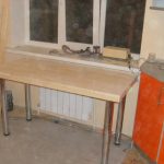 Tavolo da cucina con gambe in metallo