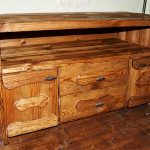 Comodino in legno in stile eco