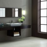 Lavabo integrato in un mobile sospeso