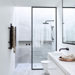 Bagno in stile minimalista