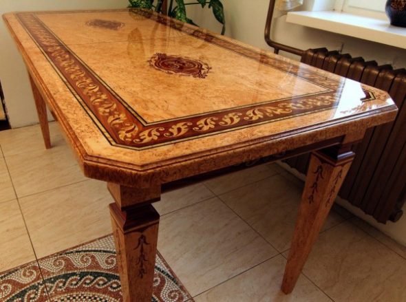 Magnifico tavolo da pranzo