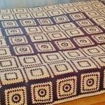 Copriletto a maglia fai da te per un letto grande