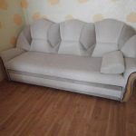 Divano letto estraibile dopo la sostituzione del rivestimento