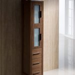 Mobile alto e stretto per il bagno