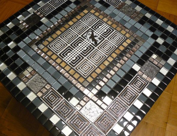 Tavolino con mosaico