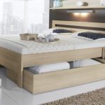 Letto matrimoniale con due grandi cassetti