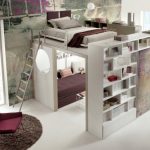 Set di mobili trasformabili a due livelli all'interno